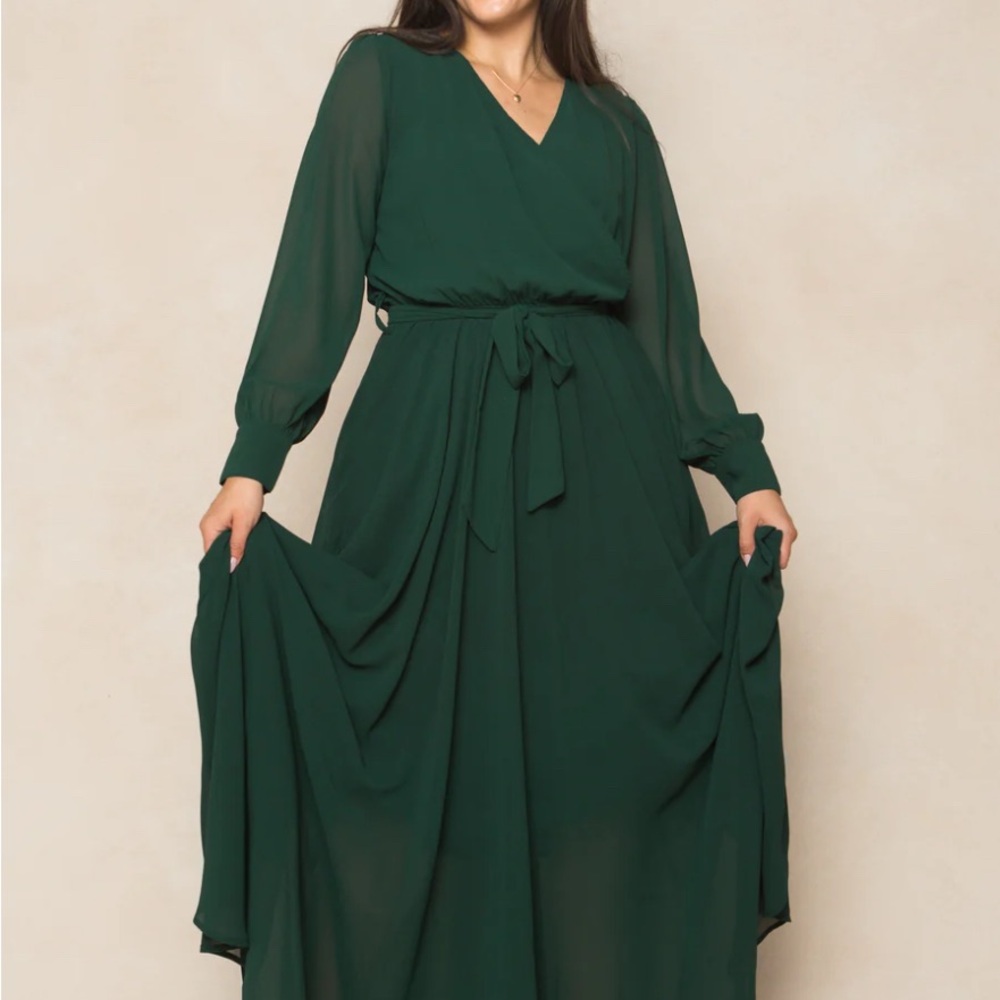 Ivy city co Andie dress in emerald chiffon